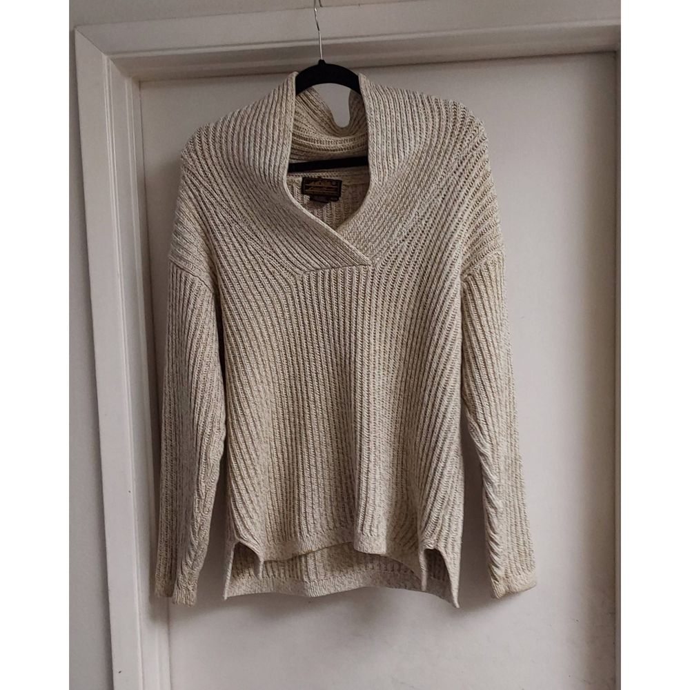 Eddie Bauer Cream Ribbed Shawl-Collar V-Neck Pullover